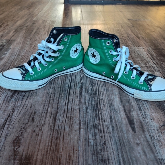 LIKE NEW Chuck Taylor Converse All stars Women size 8 men size 6 - Picture 6 of 16